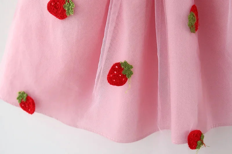 Girls' New Summer Children's Wear Strawberry Embroidered Mesh Spliced Denim Flying Sleeves Tank Top Skirt Foreign Trade Dress