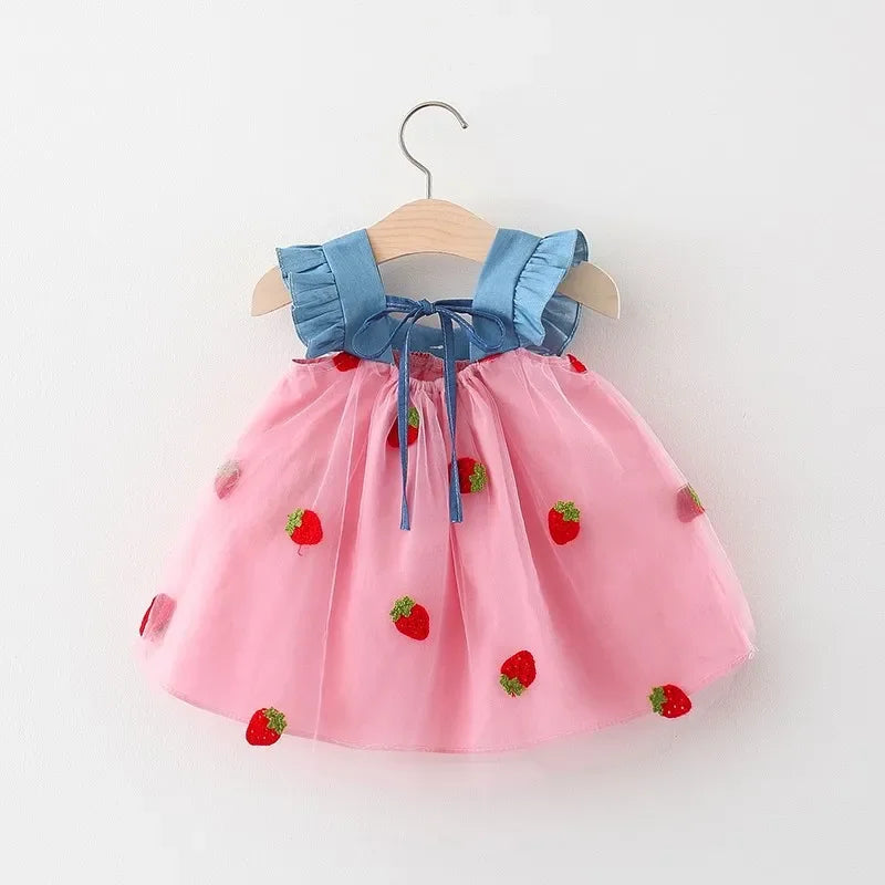 Girls' New Summer Children's Wear Strawberry Embroidered Mesh Spliced Denim Flying Sleeves Tank Top Skirt Foreign Trade Dress